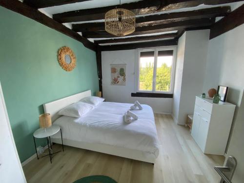 Maison de ville avec jardin à 5 minutes de Lisieux gîte à louer Beuvillers