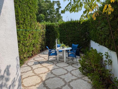 Chalet adosado en Matalascañas con piscina y chimenea, cerca de la playa