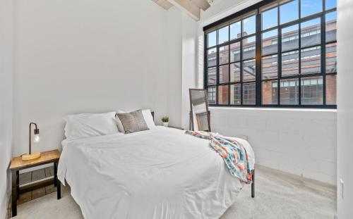 202-DT Luxe Comfy & Huge Loft Wi-Fi Parking Cafe, Cleveland (fotografie 6)
