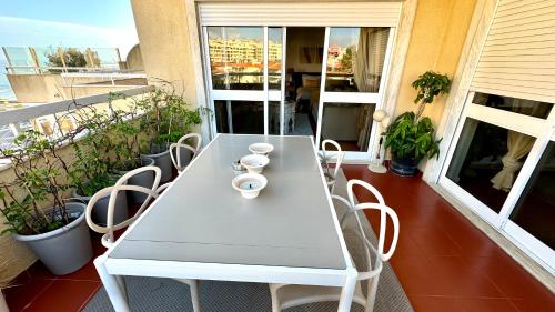 Oceanfront 2 bedrooms apartment with swimming pool & garage, Cascais (foto 7)