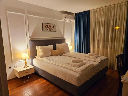 Superior King Room image 4