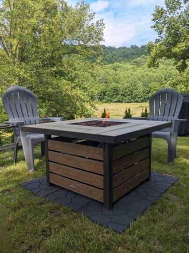 Onyx Owl Cabin - Waterfalls - Trails - Vineyard - Zipline - Golf in Scaly Mountain, USA