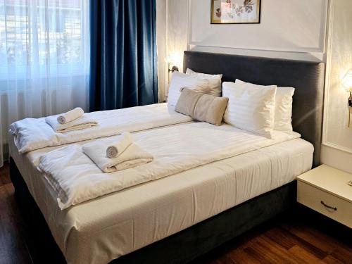 Superior King Room image 5