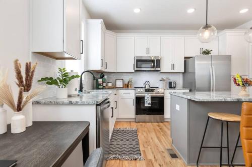 Létesítmények, Dog-Friendly Apt with Fenced Yard in Richmond, VA! near Richmond Nemzetközi Versenypálya