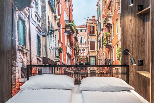 Vola Hostel – Warsaw, NY