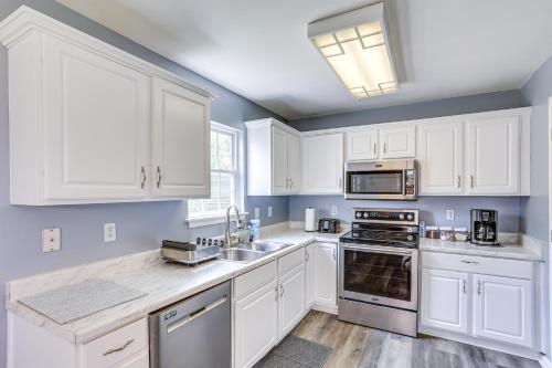 Louisville Vacation Rental about 13 Mi to Downtown! in Louisville, USA