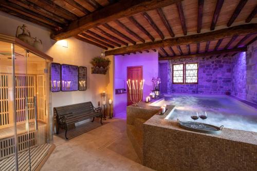 Úszómedence, AMORE RENTALS - Villa Il Casello in Sala