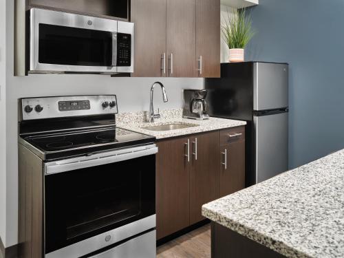 stayAPT Suites Suffolk-Chesapeake in Suffolk, USA