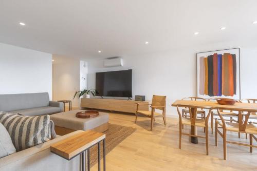 Oceanfront Lux Condo Sleeps 9 in ไบโร โด โรซาเรียว