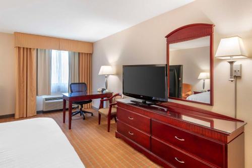 Best Western Plus West Covina Inn - image 12