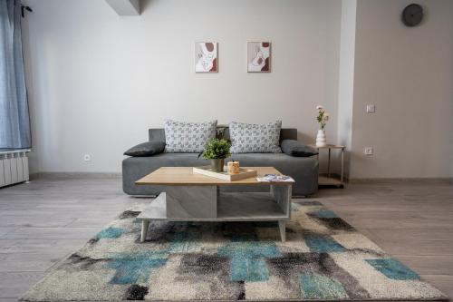 Free Parking Modern 1BR Comfort in Oborishte, Sofia (Foto 4)