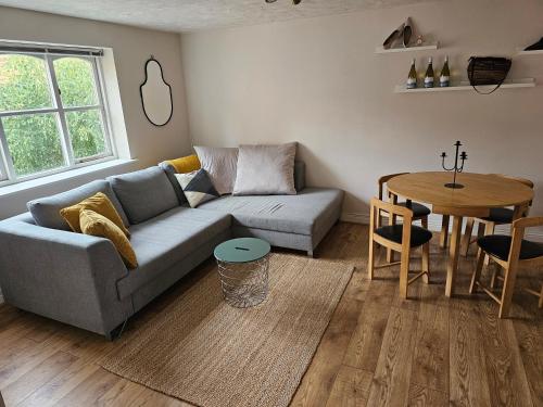Cosy 2 bedroom apartment 1