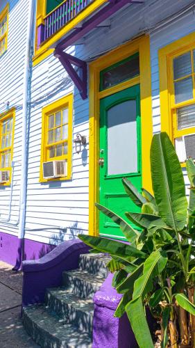 Historic Mardi Gras Inn Room Type - Deluxe Double Room