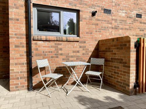 Modern tranquil beach retreat - warm studio with fast links to city centre, Édimbourg (photo 3)