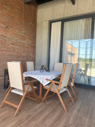 Erkély/terasz, Villa Ambassador Golf Resort, Kachreti in Kachreti