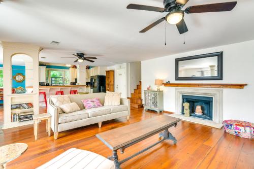 Texas Escape with Private Pool, Grill and Balconies! in Kemah, Vereinigte Staaten von Amerika