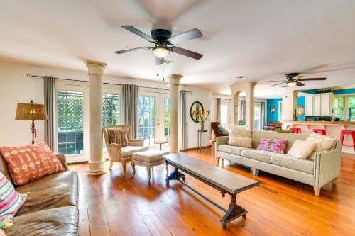 Texas Escape with Private Pool, Grill and Balconies! in Kemah, USA