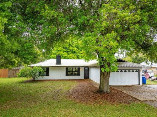 PAWSome Pet & Family Pool Retreat in St. Augustine, USA
