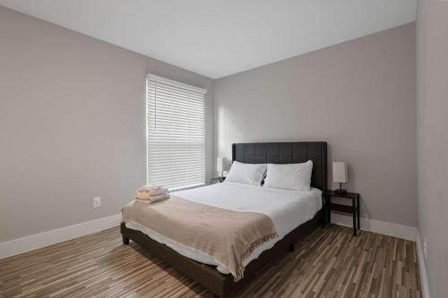 Modern Elegance Two-Bedroom One-Bathroom in Rochester Hills in Rochester Hills, USA