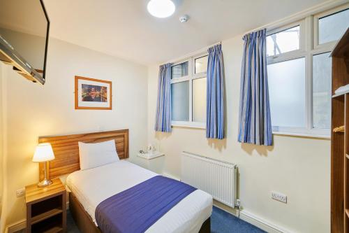 Discovery Inn - Leeds - image 9