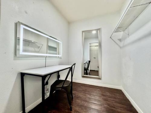 2 Master br apt 1st floor ,20 min to beach in Gardendale, USA