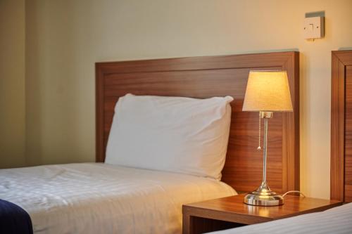 Discovery Inn - Leeds - image 6