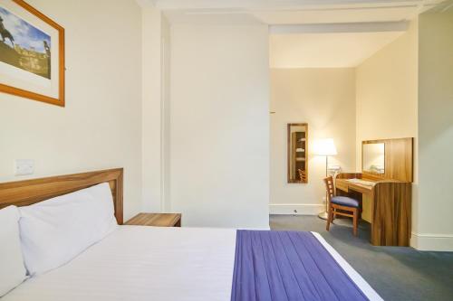 Discovery Inn - Leeds - image 8