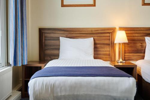 Discovery Inn - Leeds - image 13