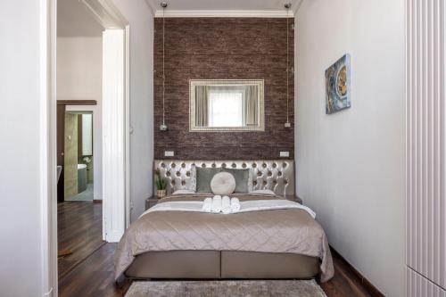 Luxurious Central Elizabeth Grand Suite w' Sauna