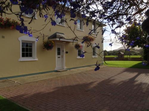 Killarney Self Catering - Rookery Mews Apartments - image 10