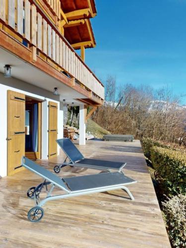 Mountain View, great location Chalet Joli in Surrey, Canada