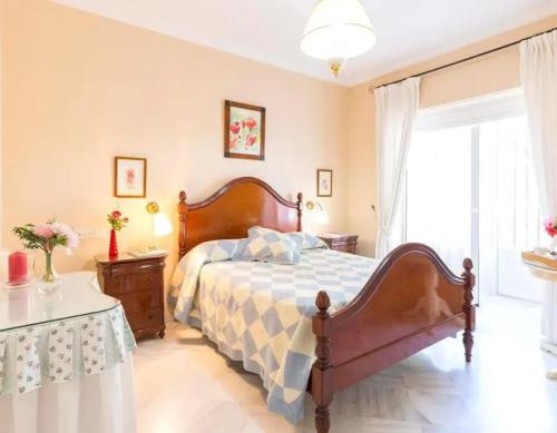 House with 5 bedrooms in Arcos with wonderful lake view private pool furnished terrace 40 km from the beach - image 2