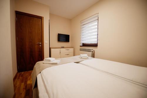 Apartmani Jela Zlatar - image 13