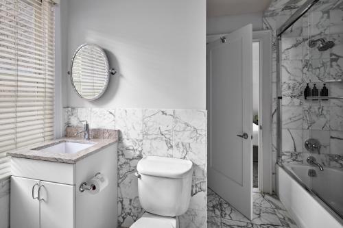 Two Bedroom Suite image 3