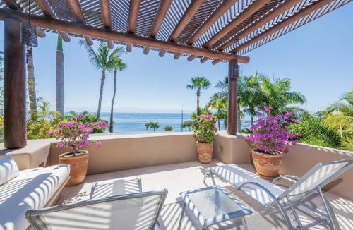 Beachfront Enchanting Villa in Punta Mita in Punta Mita, Mexico