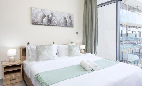 Chic 1BR Getaway- 4min Walk to Business Bay Metro & 10min to Burj Khalifa, Dubaj (zdjęcie 9)