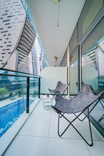 Chic 1BR Getaway- 4min Walk to Business Bay Metro & 10min to Burj Khalifa, Dubaj (zdjęcie 6)
