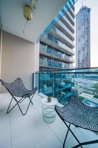 Chic 1BR Getaway- 4min Walk to Business Bay Metro & 10min to Burj Khalifa, Dubaj (zdjęcie 8)