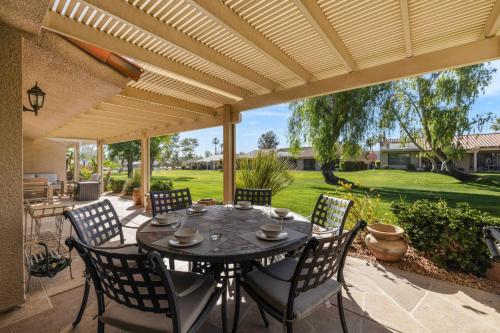 *Palm Desert Resort CC, 40255 Baltusrol Circle in Palm Desert, USA