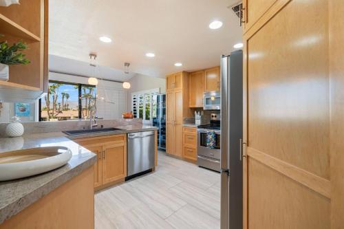 *Palm Valley CC - 76694 Chrysanthemum Way in Palm Desert, USA