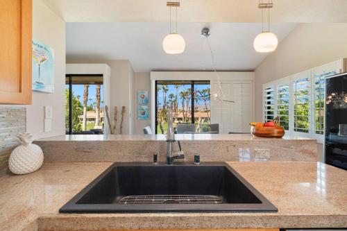 *Palm Valley CC - 76694 Chrysanthemum Way in Palm Desert, USA