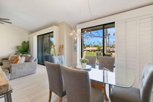 *Palm Valley CC - 76694 Chrysanthemum Way in Palm Desert, USA