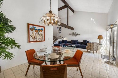 El Paseo Village, 45418 Lupine Lane in Palm Desert, USA