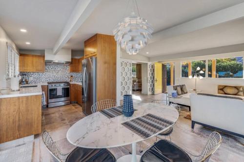 Condo - 46177 Highway 74, Unit 10 in Palm Desert, USA