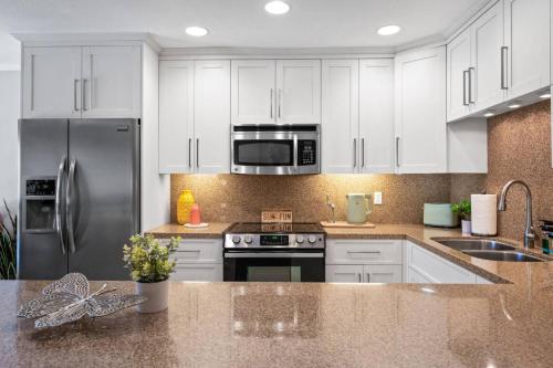 *Sandroc Condominiums #18, 45405 Lupine Lane in Palm Desert, USA