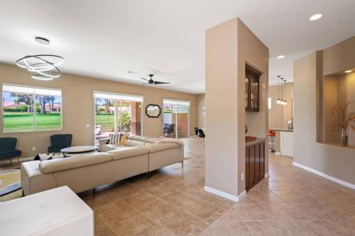 Avondale CC - 75779 Heritage West in Palm Desert, USA