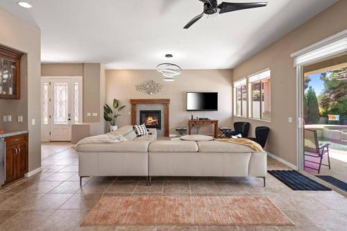 Avondale CC - 75779 Heritage West in Palm Desert, USA