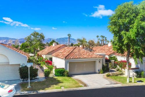 Desert Breezes, 43839 Via Granada, Palm Desert in Palm Desert, USA