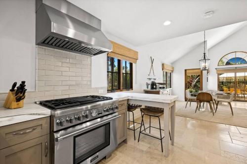 El Paseo Village, 73462 Shadow Mountain Dr in Palm Desert, USA