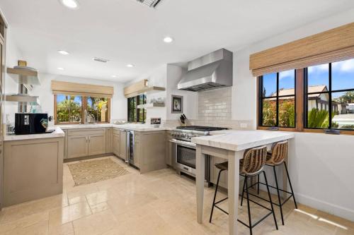 El Paseo Village, 73462 Shadow Mountain Dr in Palm Desert, USA